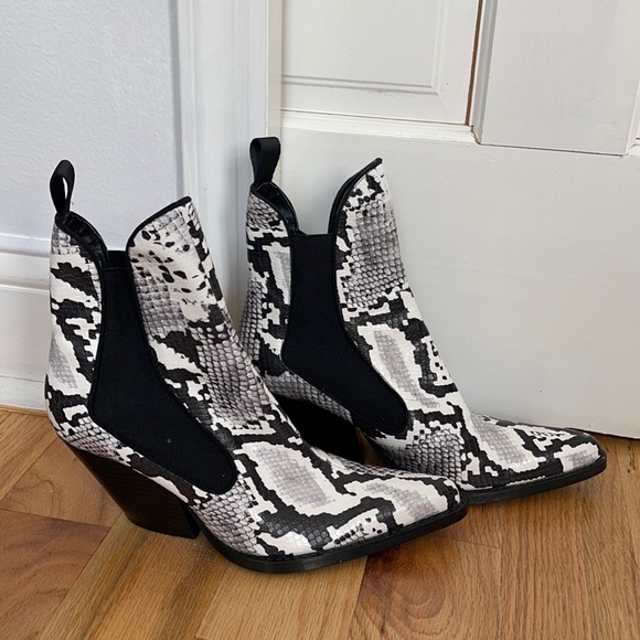 Zara Black and White Snake Print Ankle Boots - Picture 1 of 11